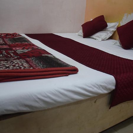 Hotel Thakur Ji ボーパール エクステリア 写真