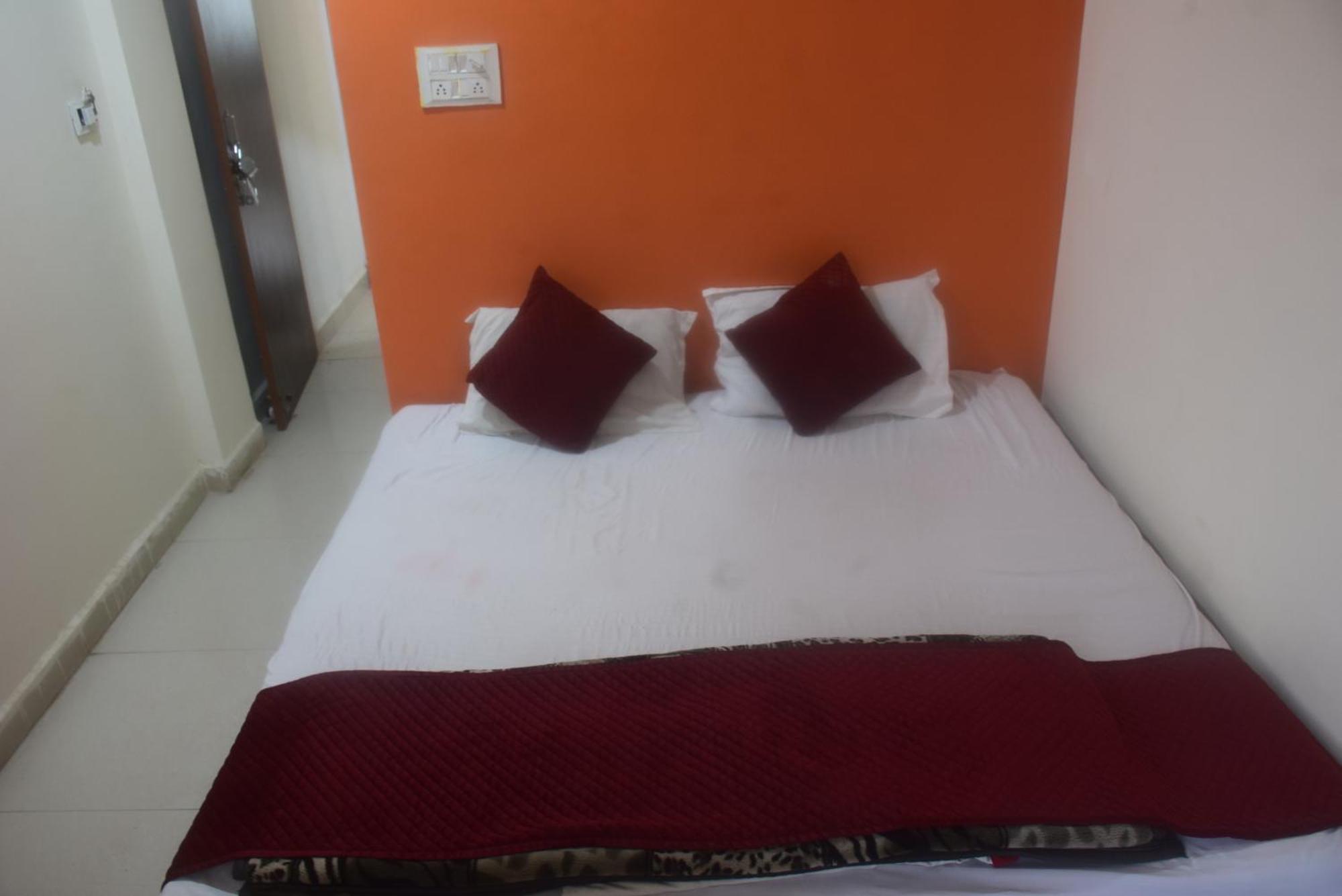 Hotel Thakur Ji ボーパール エクステリア 写真