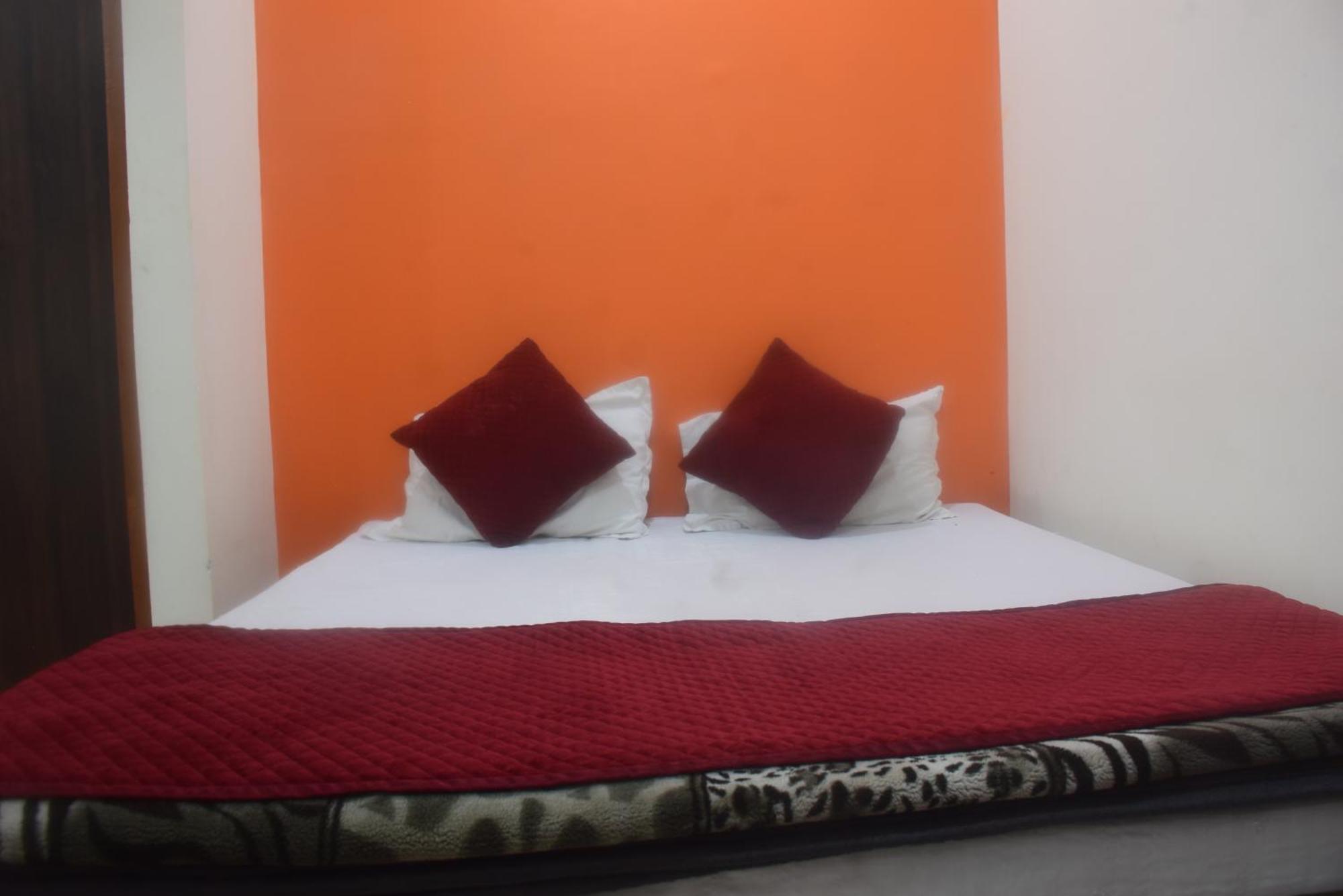 Hotel Thakur Ji ボーパール エクステリア 写真