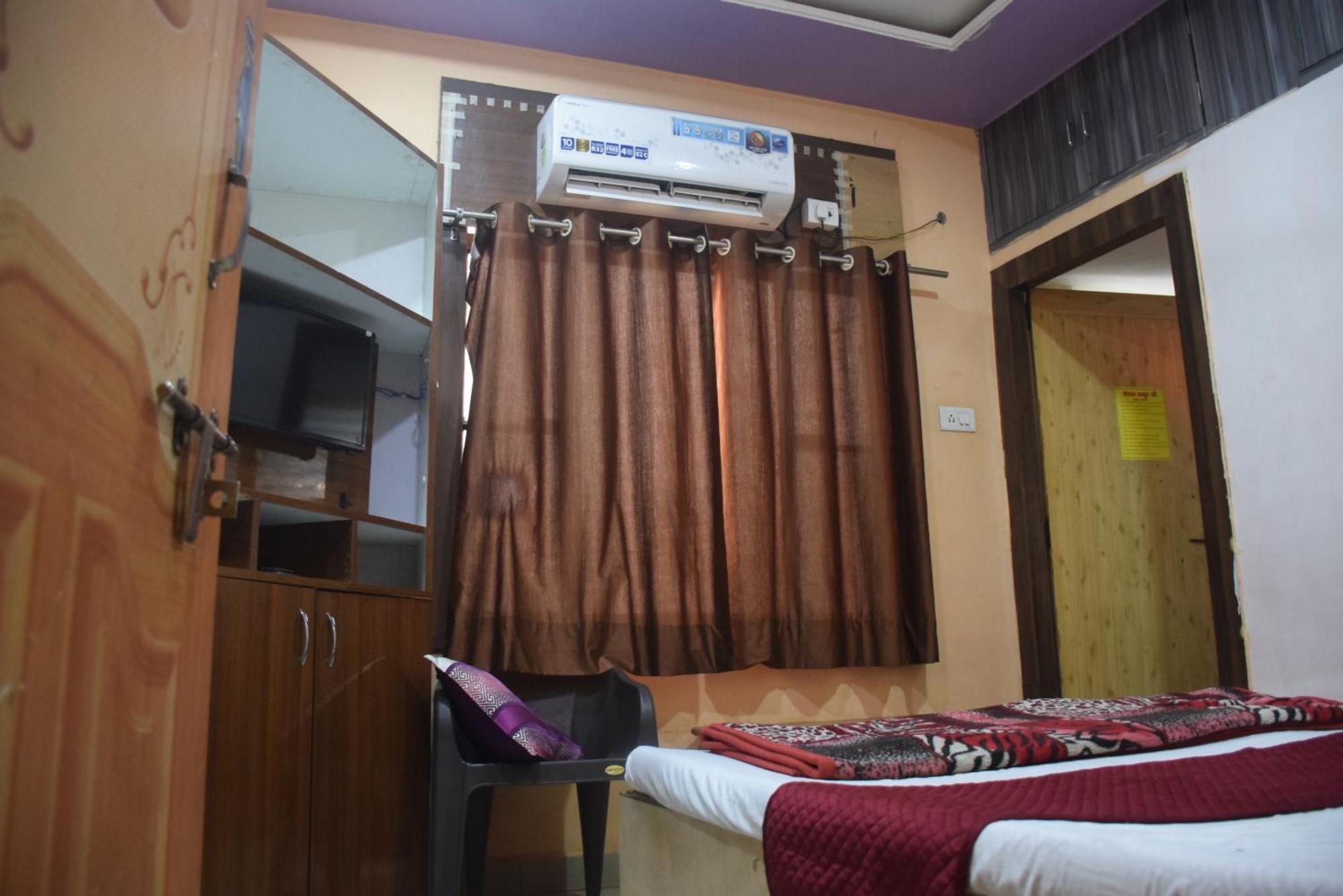 Hotel Thakur Ji ボーパール エクステリア 写真