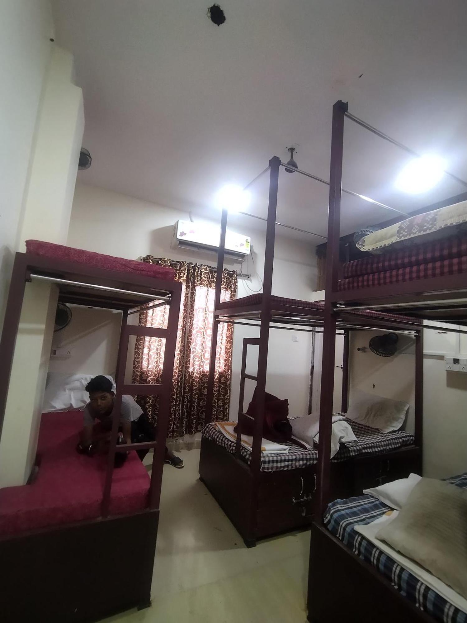 Hotel Thakur Ji ボーパール エクステリア 写真