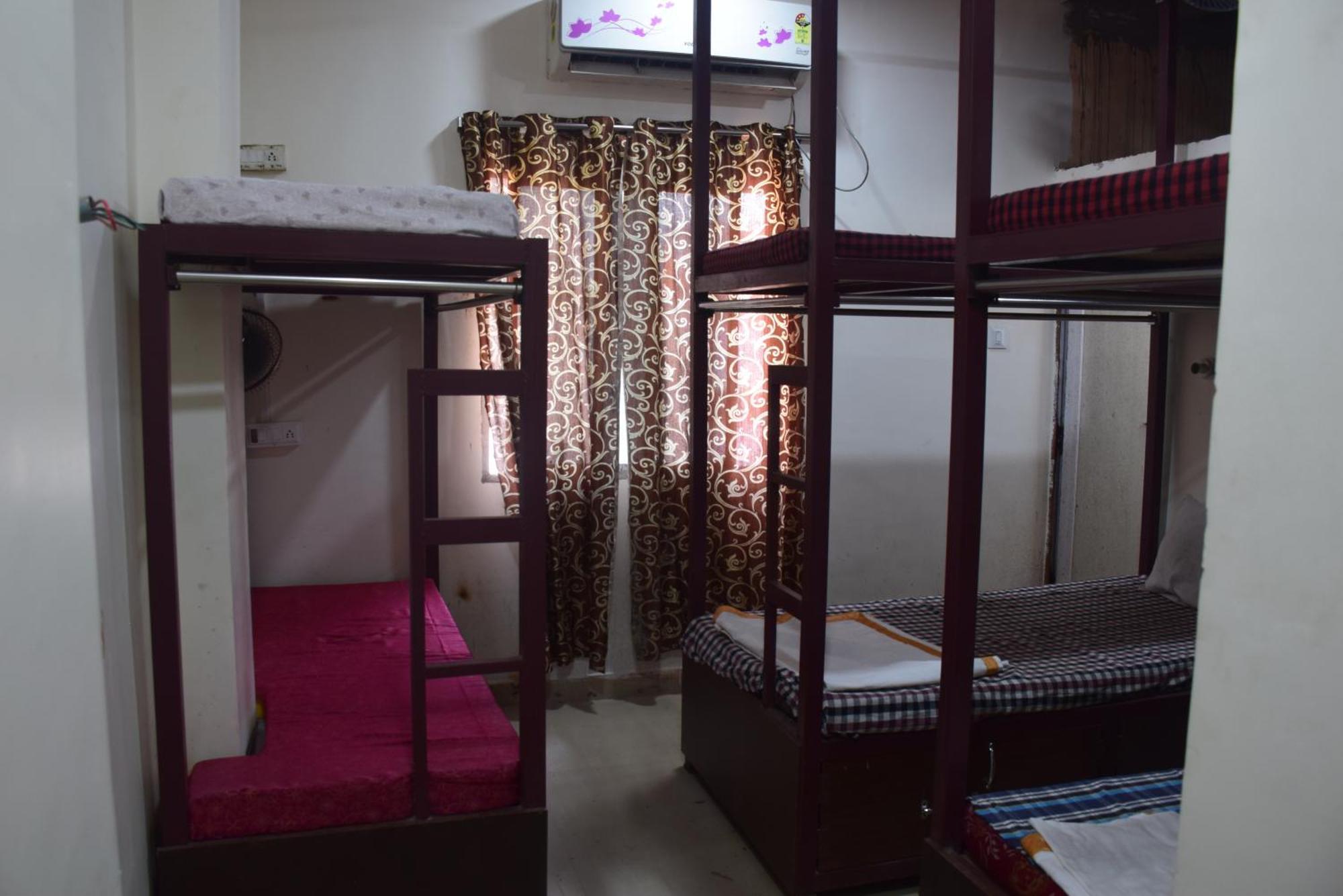 Hotel Thakur Ji ボーパール エクステリア 写真