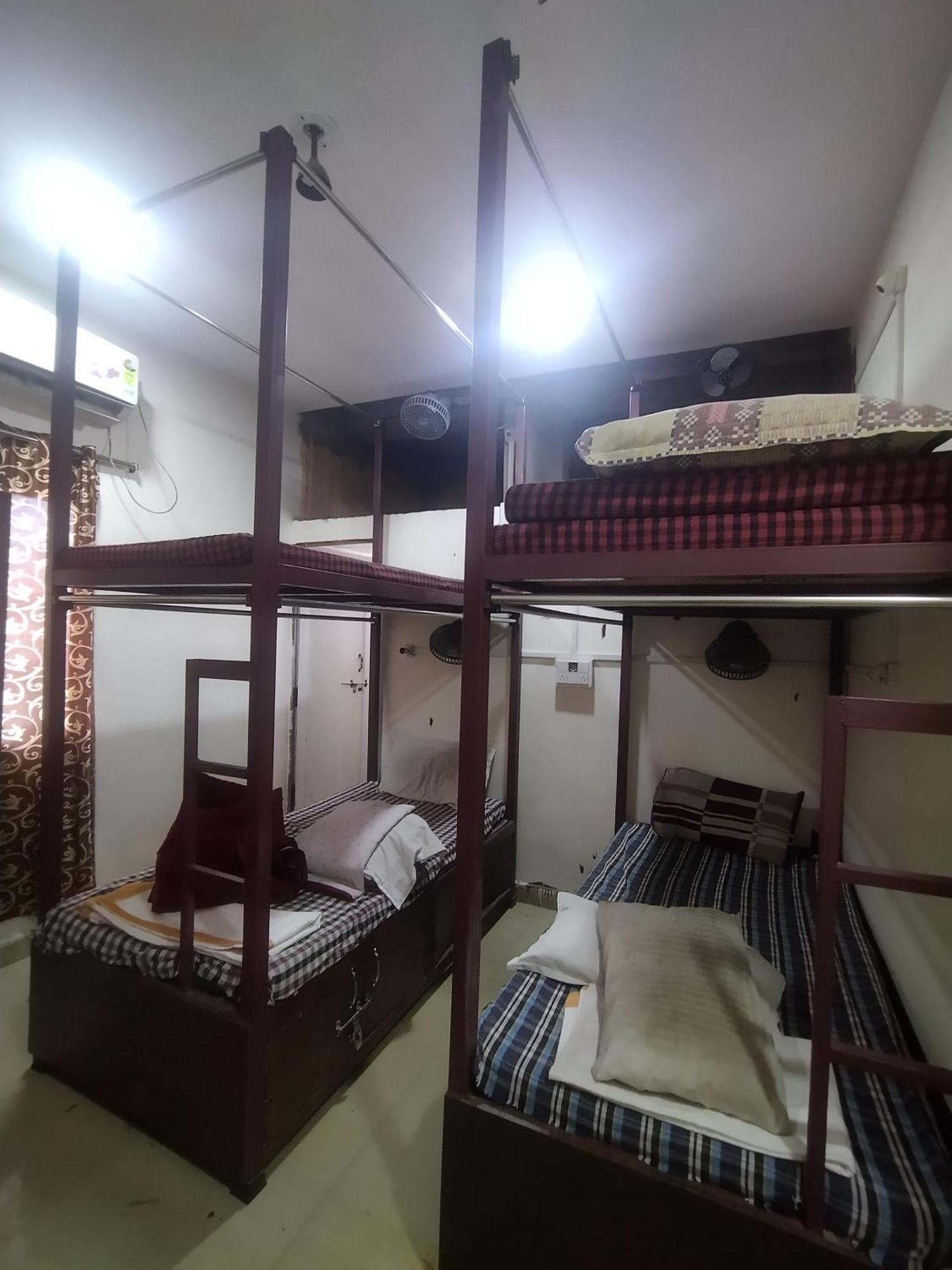 Hotel Thakur Ji ボーパール エクステリア 写真