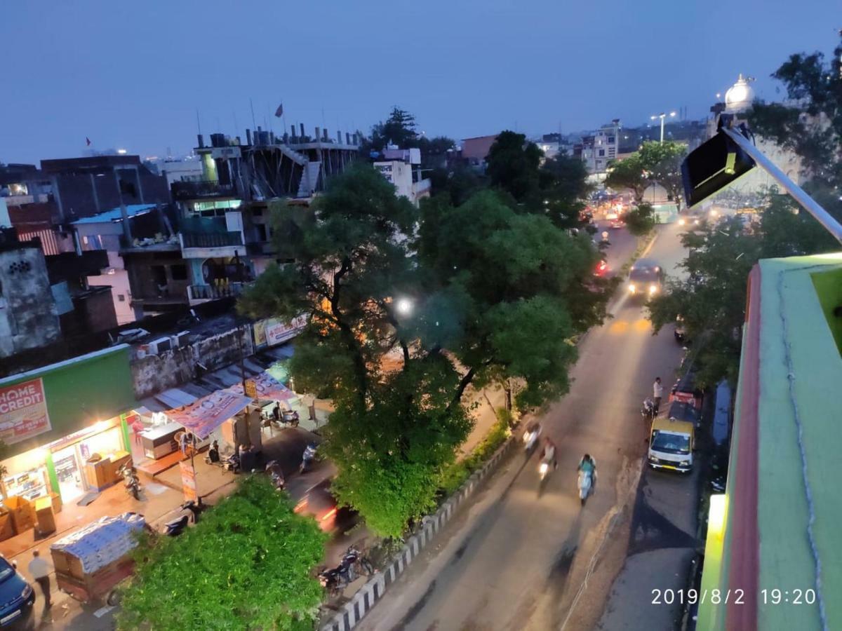 Hotel Thakur Ji ボーパール エクステリア 写真